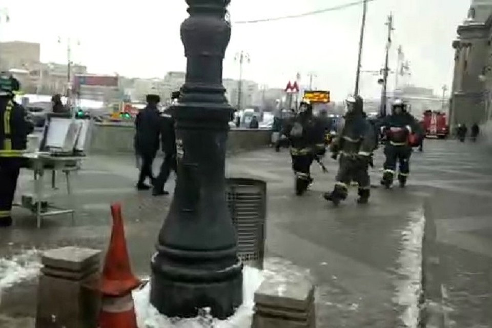 Пожарные проверяют информацию о задымлении на Киевском вокзале в Москве