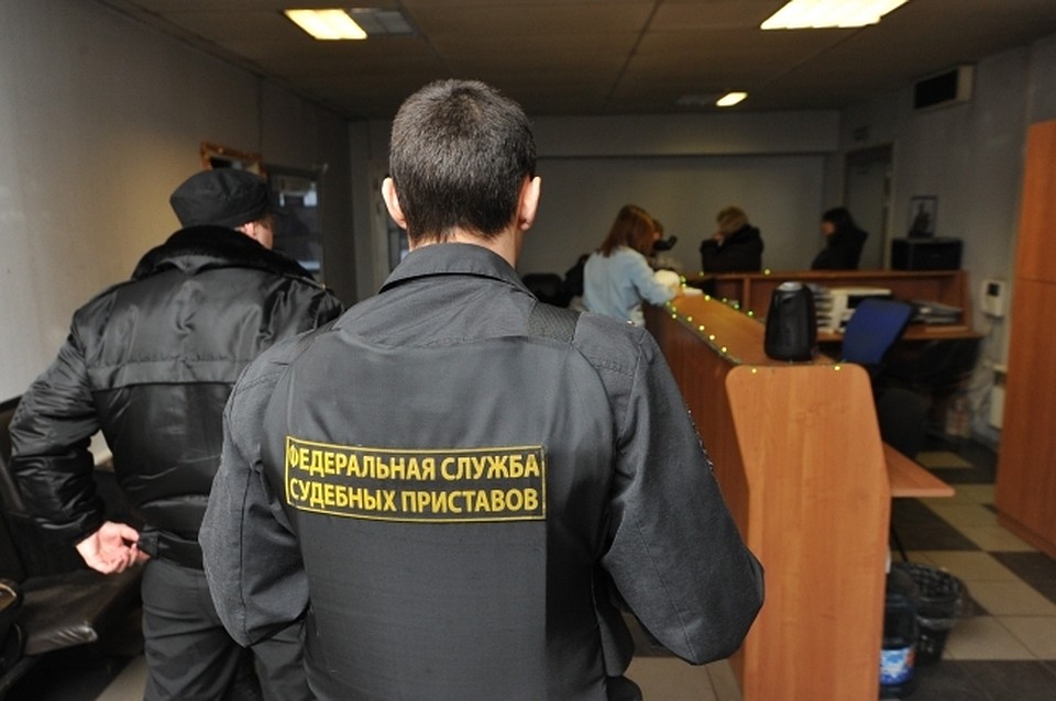 Развлекательный центр поплатился за незаконно размещенное фото молодой хабаровчанки и ее ребенка
