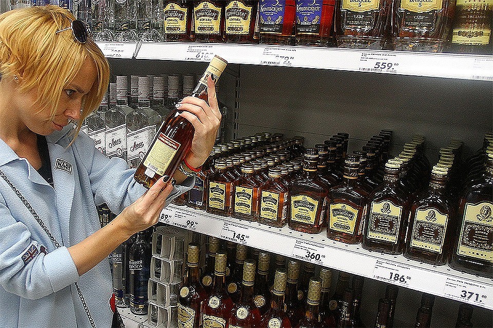 Примерно 40% коньяка на российском рынке относится к так называемому легальному фальсификату