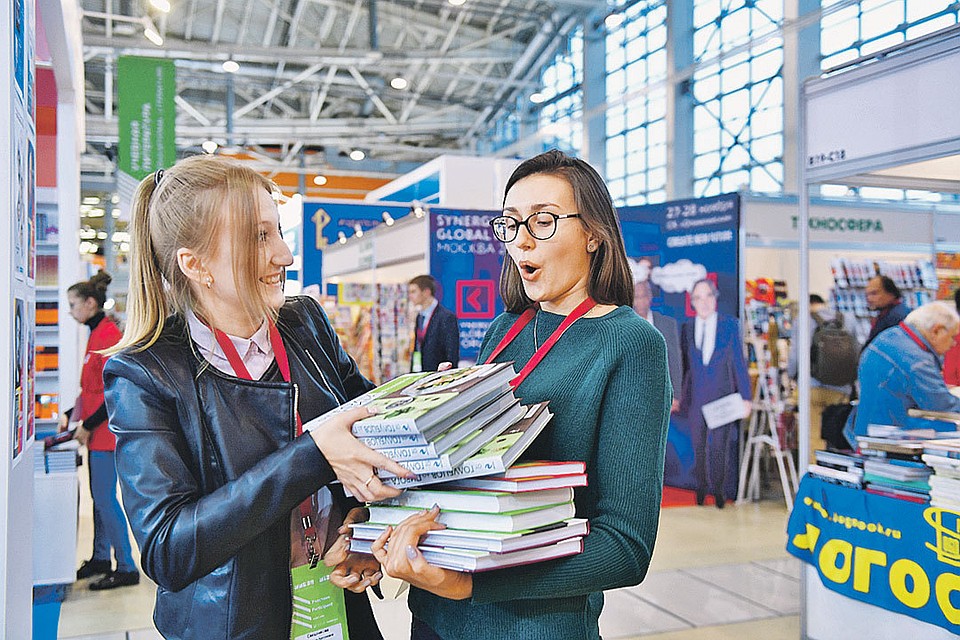 Публикуем список самых интересных книжных новинок декабря.