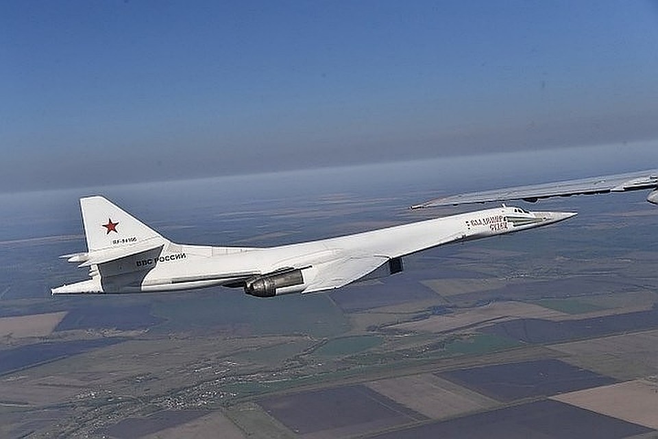 Стратегический бомбардировщик Ту-160