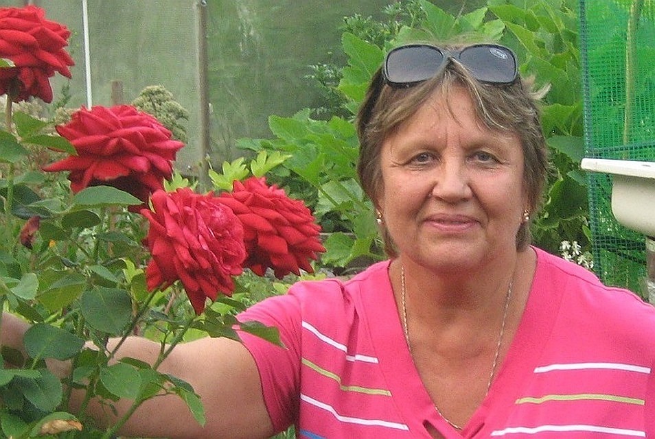 Людмила Бурова погибла под колесами автомобиля, водитель просит смягчить ему наказание. Фото: Из семейного архива.