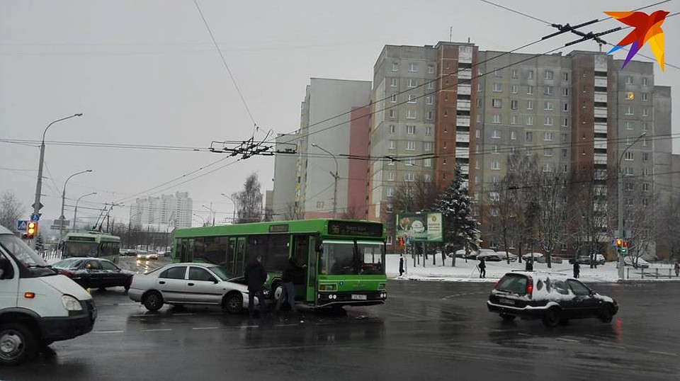Авария произошла на пересечении улиц Рафиева и Есенина.