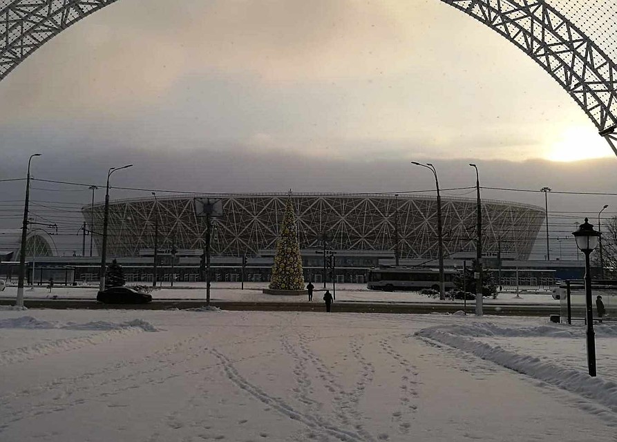Стадион красив, но уж очень дорого он нам обходится.
