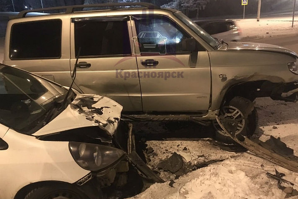 УАЗ и Honda не поделили дорогу Фото: ЧП-Красноярск