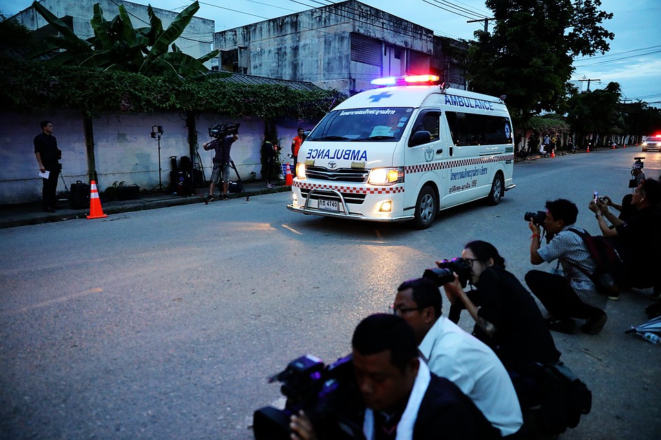https://www.bangkokpost.com/news/general/1606230/tour-bus-overturns-6-killed-50-injured
