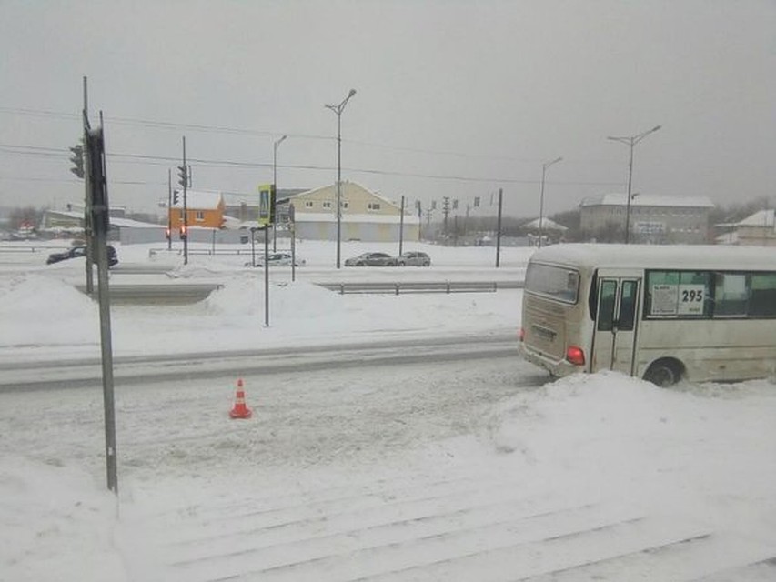 Женщина пыталась перейти дорогу, а оказалась в больнице