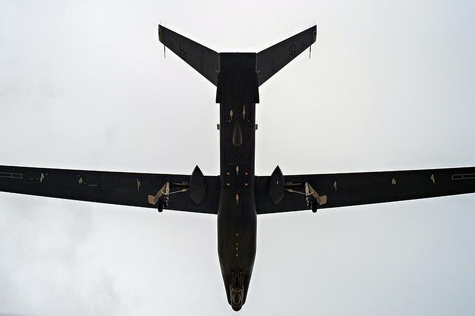 Беспилотный летательный аппарат ВВС США RQ-4B Global Hawk провел разведывательный полет у берегов Крыма