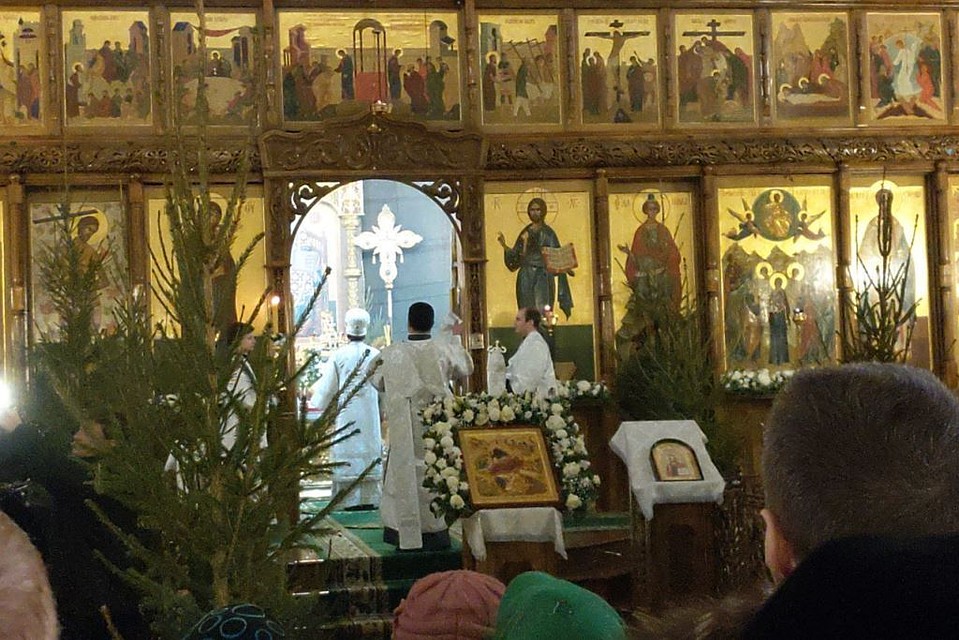 Церковную службу по умершим возглавил митрополит Челябинский и Миасский Григорий. Фото: пресс-служба губернатора Челябинской области.