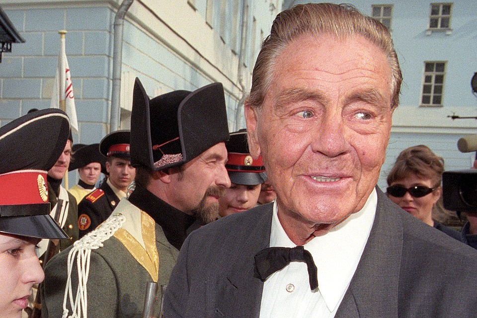 Эдуард фон Фальц-Фейн в культурном центре Вооруженных Сил РФ, 1999 год. Фото Алексея Панова /ИТАР-ТАСС/