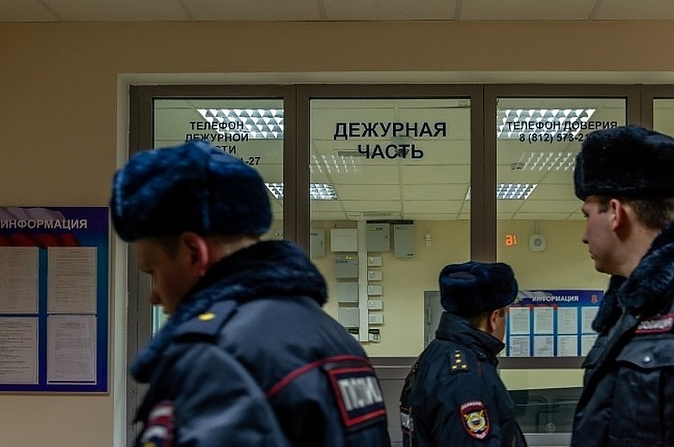 Налетчик в медицинской маске обчистил офис микрозаймов в центре Хабаровска