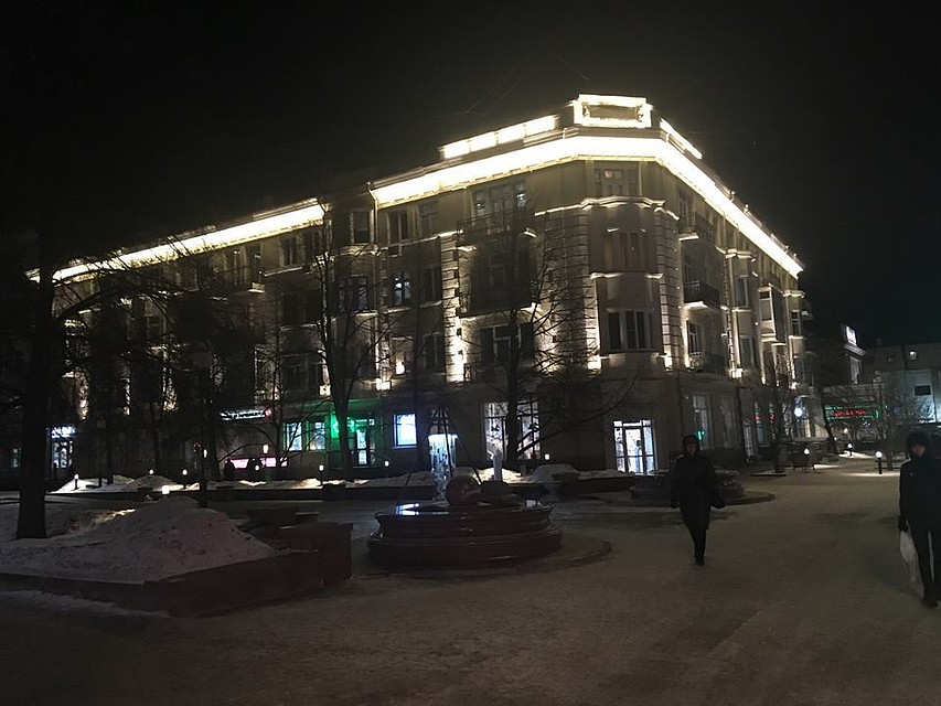 А вы уже успели посмотреть, как выглядит новая подсветка домов на проспекте Мира? Как вам? Фото: Роман КАЗАКОВ