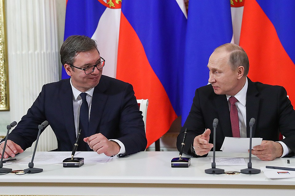 Президент Сербии Александр Вучич и президент России Владимир Путин во время совместного заявления для прессы в Кремле. Фото Вячеслав Прокофьев/ТАСС