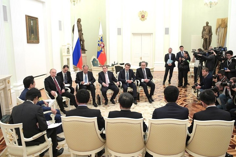 Президент РФ Владимир Путин провел в Кремле переговоры с премьер-министром Японии Синдзо Абэ. Фото: пресс-служба президента РФ