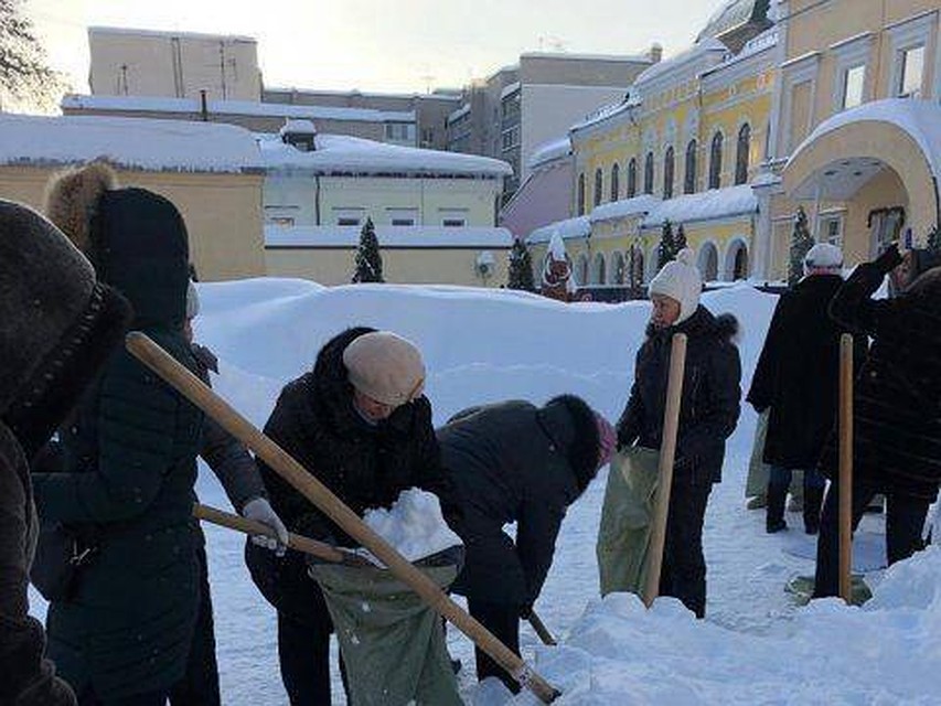 Фото злополучного субботника из соцсетей