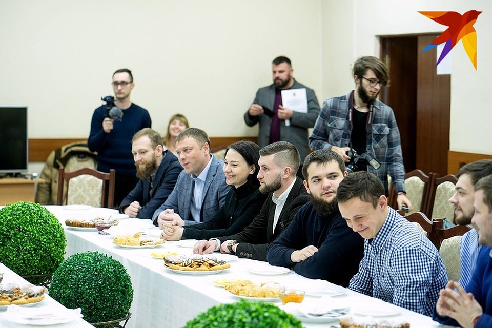 За чайным столом Андрей Клычков пообщался с членами орловской команды КВН «Такая история»
