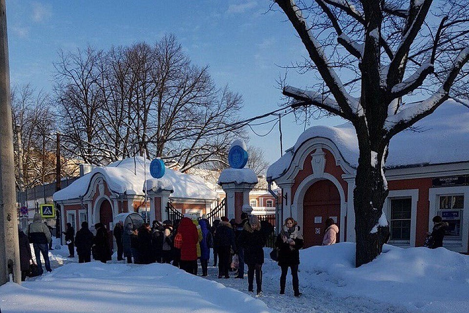 В Петербурге закрыли на вход больницу имени Мечникова. Фото: vk.com/spb_today