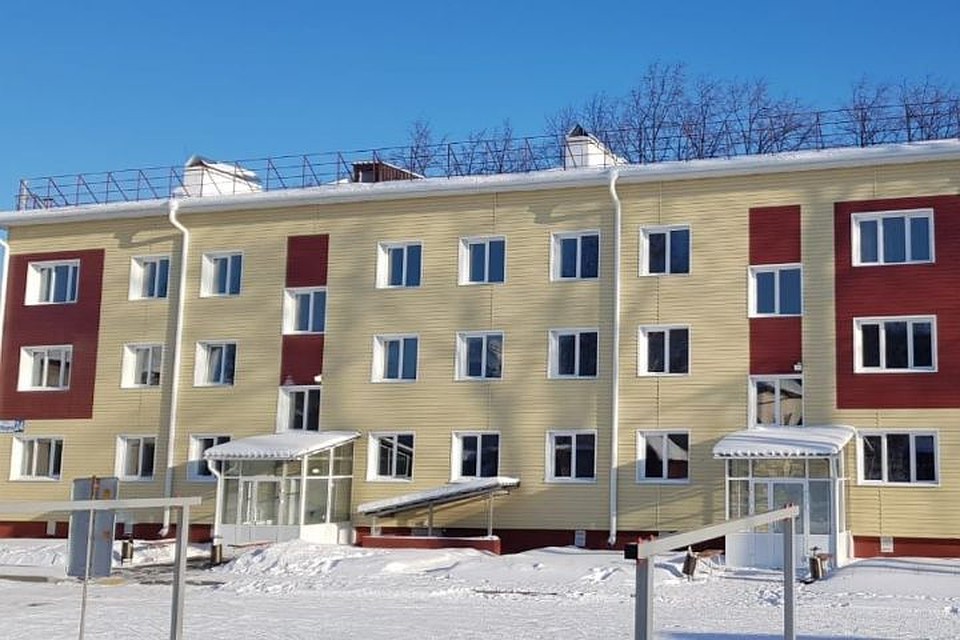 Жилье молодым людям выдали в новостройке.