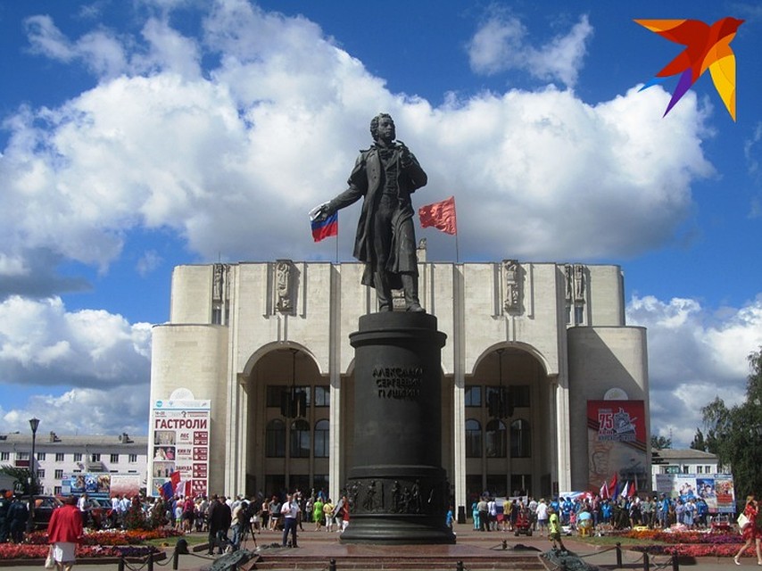 Курян приглашают в драмтеатр