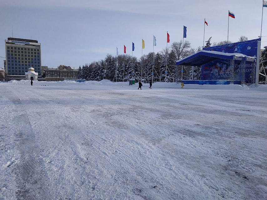 Театральная площадь в Саратове