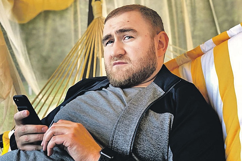 Посты сенаторов в Карачаево-Черкесии переходили от одной влиятельной семьи к другой. Дошла очередь и до Рауфа Арашукова. Фото: t.me/raufarashukov