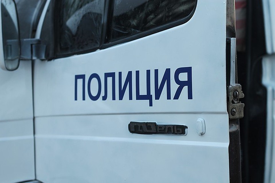 Житель Бурятии, угрожая топором, взял в заложники женщину и восьмимесячного ребенка