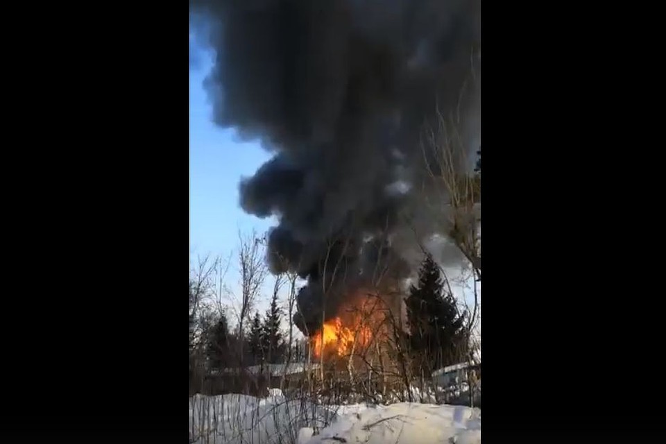 Дом загорелся днем 3 февраля.