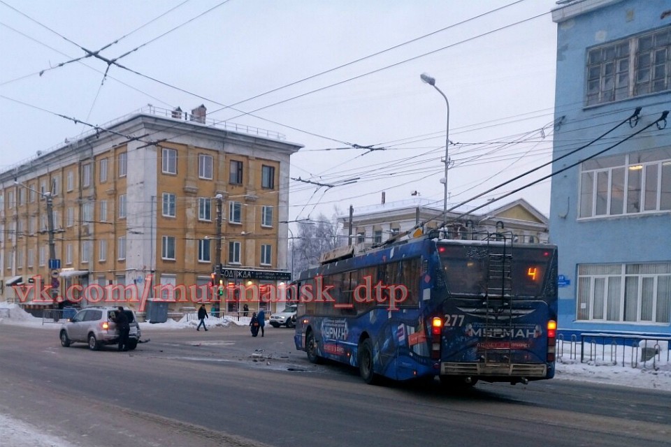 Подробности столкновения уточняются. Фото: vk.com/murmansk_dtp