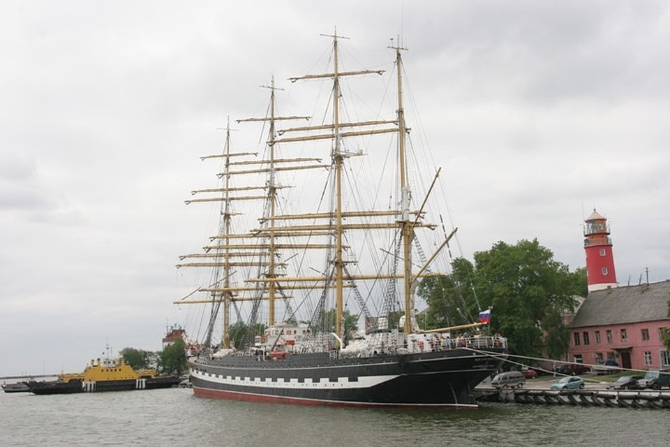 Барк «Крузенштерн» в Балтийске.