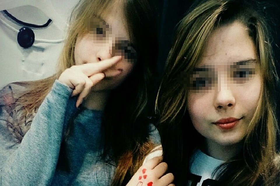 Юлю (справа) освободили от занятий в школе. ФОТО: из личного архива героев публикации