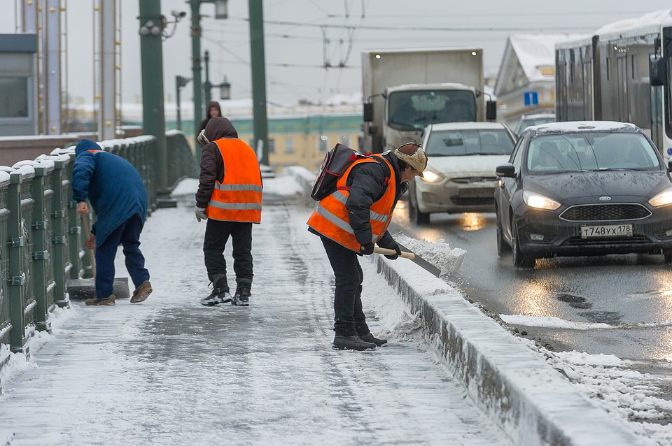 В Петербурге отменили режим экстренной ситуации в связи с оттепелью