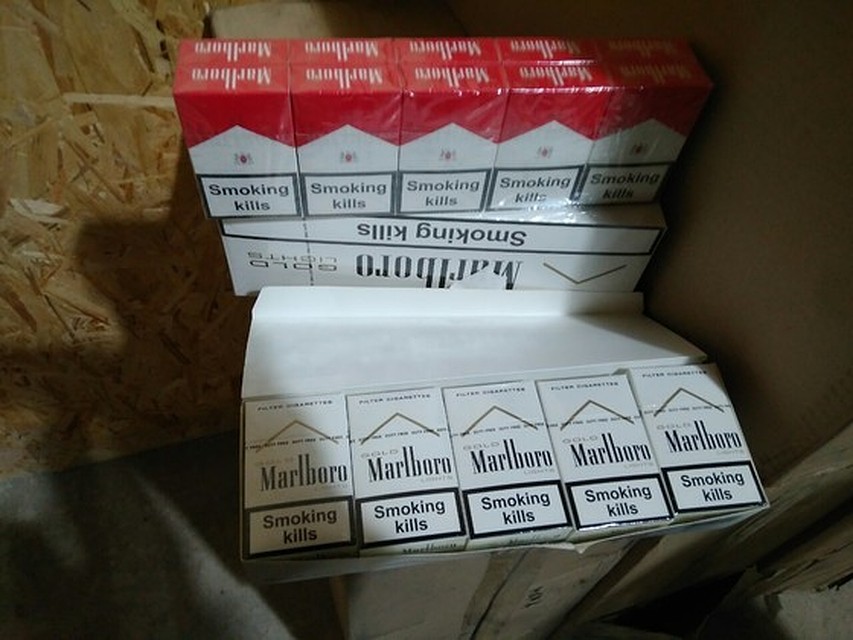 В Луганске изъяли сигареты Marlboro без акциза на более чем 6,3 миллиона рублей. Фото ГКНС