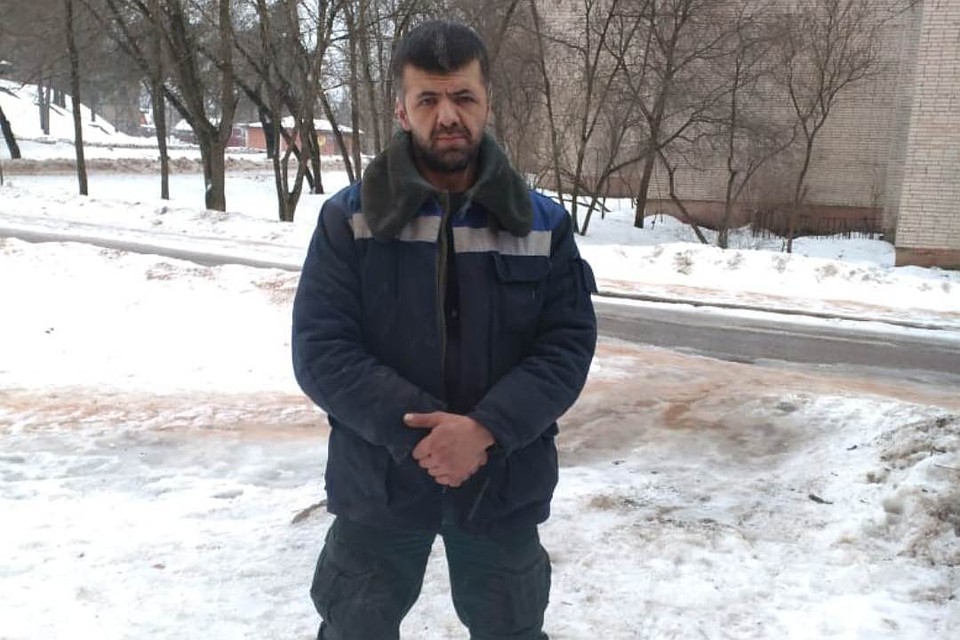 Рабочий управляющей компании спас девочку на пожаре в Ленобласти.