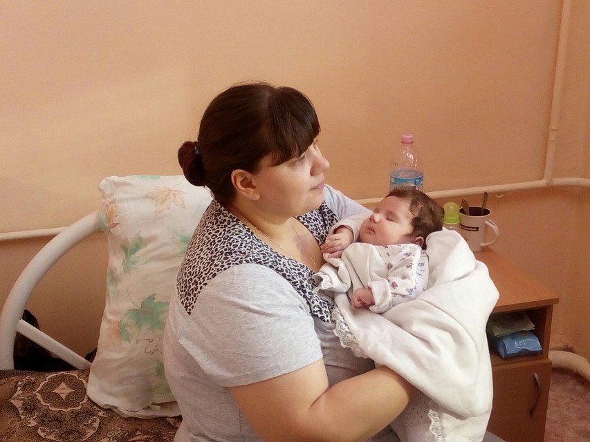 Скоро Карина будет такой же, как обычные дети. Фото: пресс-служба администрации города