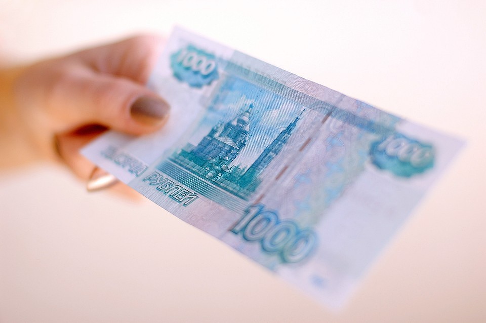На открытии торгов Московской биржи курс евро подорожал на 8 копеек, доллар - на 7 копеек