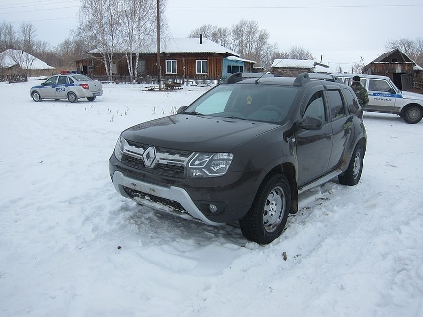 26-летний сельчанин проник в гараж, завел автомобиль Renault Duster, и уехал на нем.