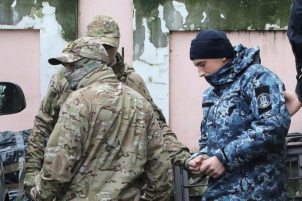 Задержанные в Керченском проливе украинские моряки нарушили границу России
