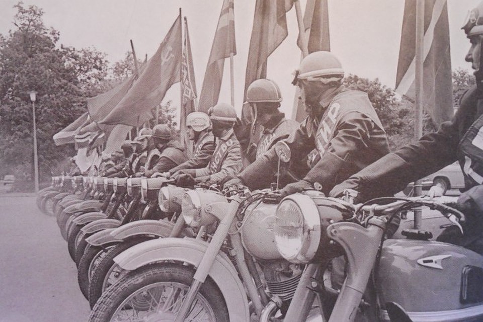 1981 год. Перед стартом мотопробега Калининград-Ольштын за мир во всем мире.