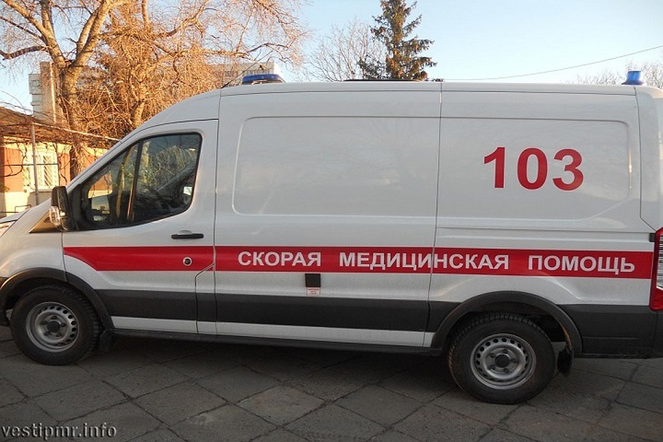 В больнице оказались хозяин дома и его соседка (Фото: МВД Приднестровья).