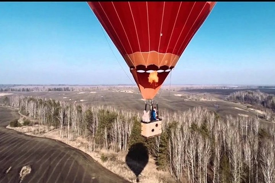 Девушка от сюрприза осталась в восторге