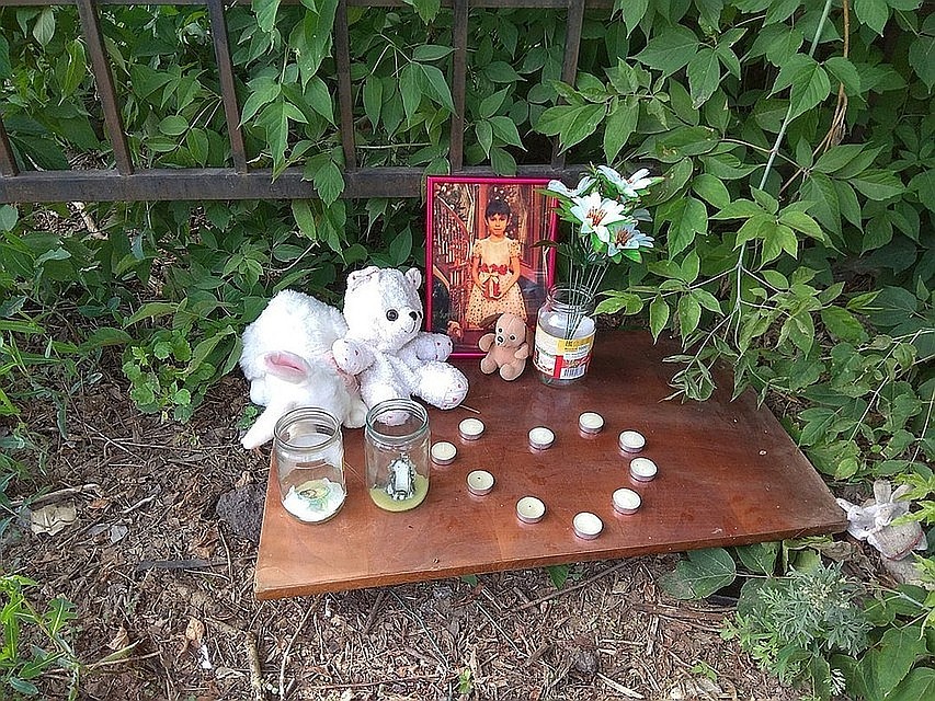 На месте гибели Юли сделали мемориал в ее честь