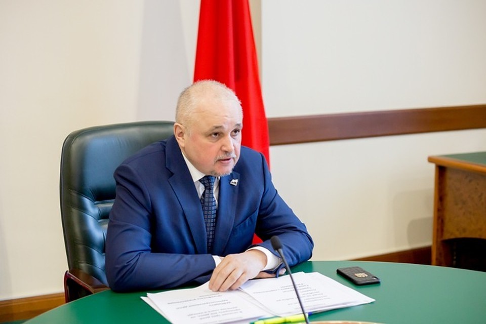 «Очистить незамедлительно!»: Сергей Цивилев потребовал очистить все кровли от наледи. Фото: пресс-служба АКО