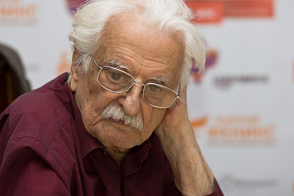 Режиссер Марлен Хуциев
