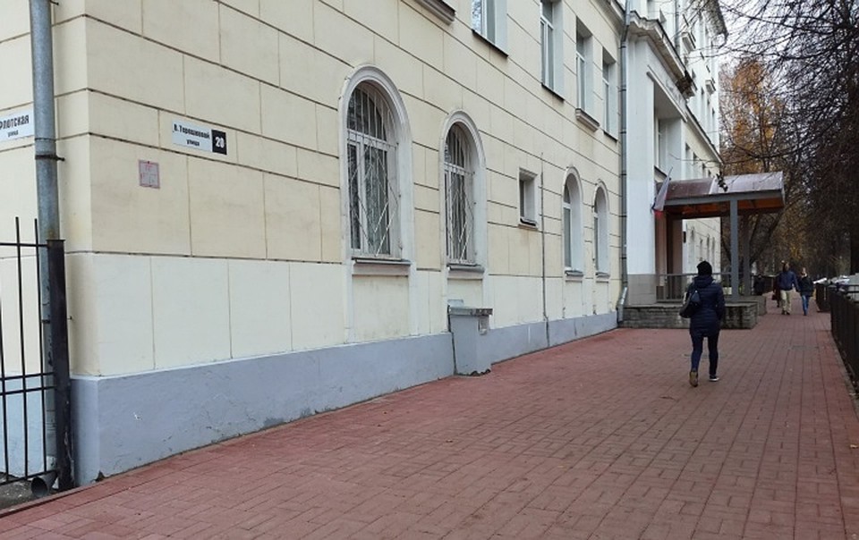 Две ярославские школьницы отомстили за обидные слова - напоили обидчицу лимонадом со слабительным. Фото ВКонтакте