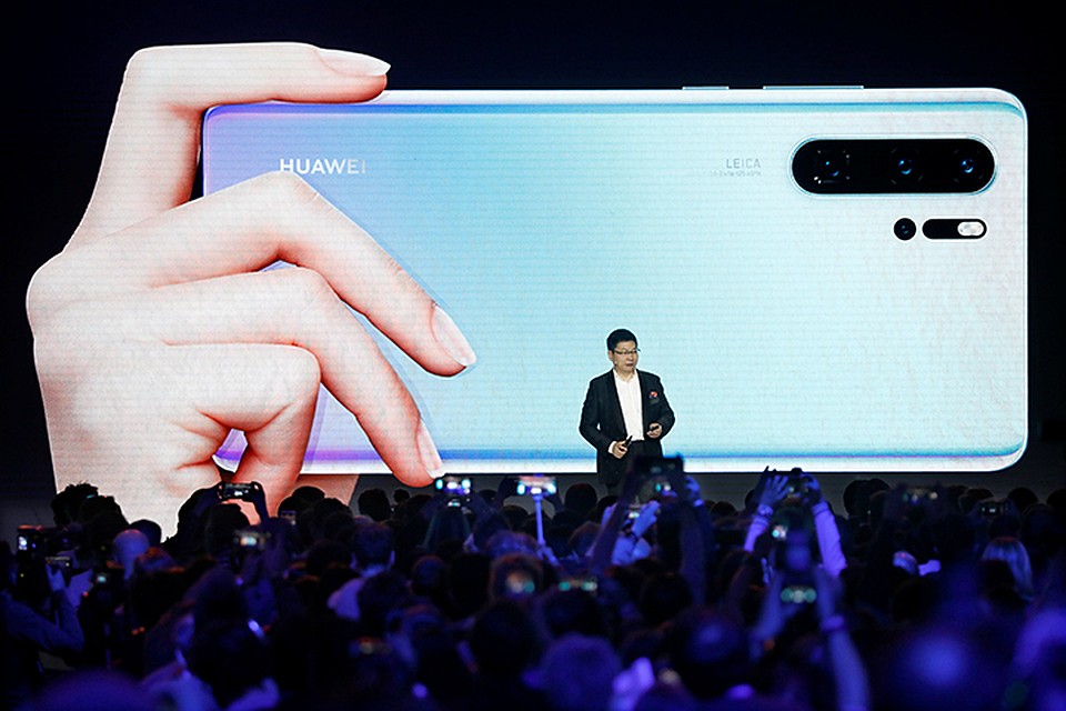 Huawei официально представил в Париже свои флагманы