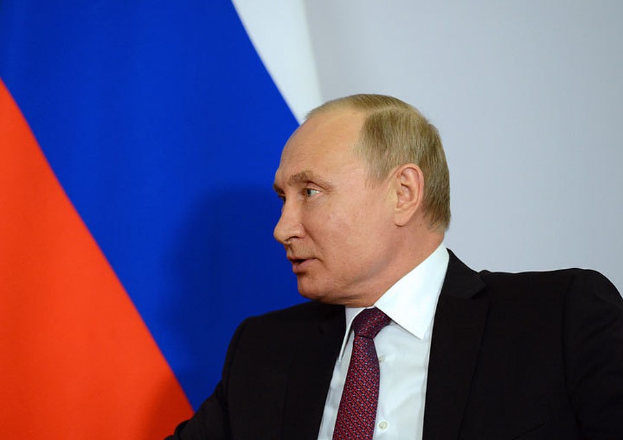 Президент России прилетел в Бишкек сегодня утром.
