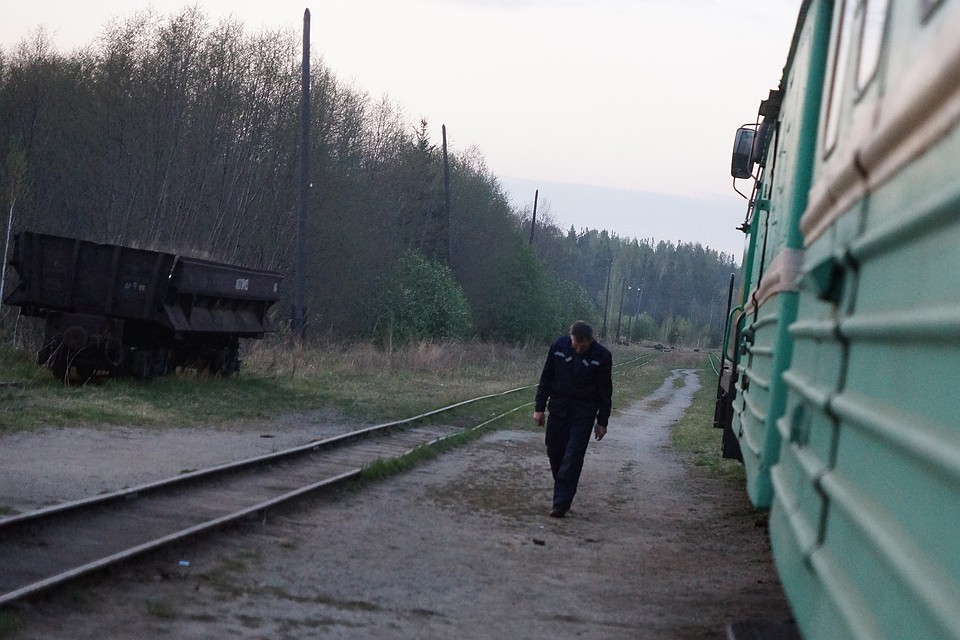 В Новосибирской области под колесами поезда погибла девочка.