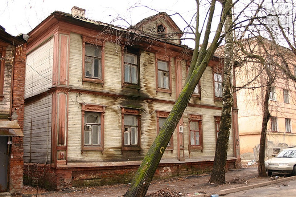 В других районах тоже немало ветхого жилья.