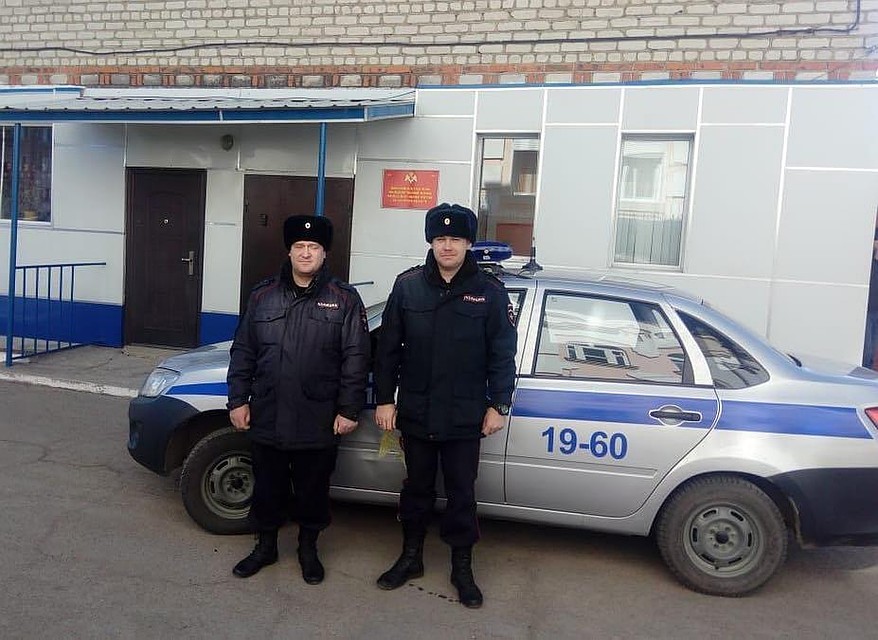 Задержали дебошира сотрудники вневедомственной охраны Росгвардии. Фото: instagram.com/rosgvard_amurobl