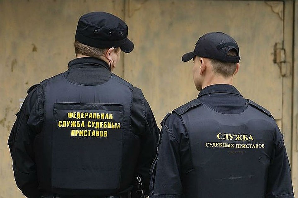 Жителя Зимы выселили из трехкомнатной квартиры за долги по ЖКХ